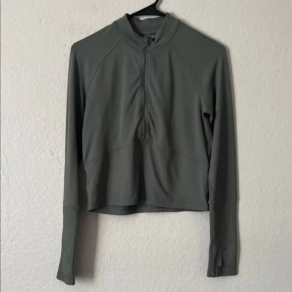 Like New! Lululemon Cropped Half Zip Olive Green in Size Unknown